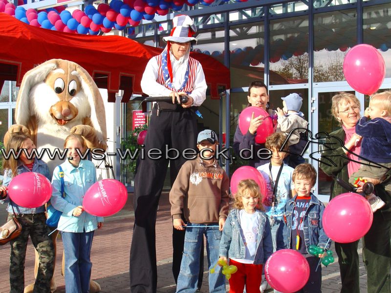 Aktionswerbefigur Stelzenclown